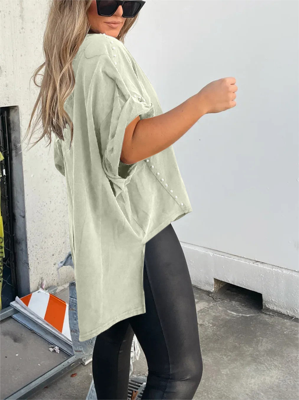 Kurzarm-Oversize-Oberteil mit Washed-Look, Rollärmeln und Nieten (Kaufe 2 und erhalte kostenlosen Versand)