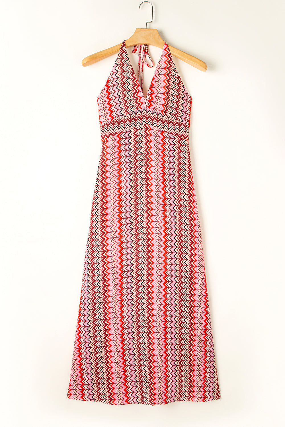 Robe longue dos nu rouge style bohème à imprimé tribal et encolure tour de cou