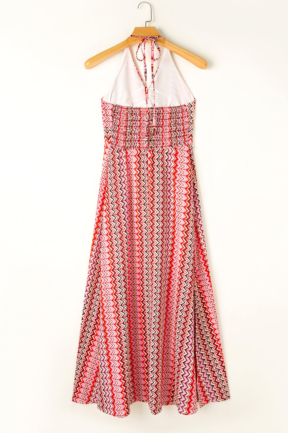 Robe longue dos nu rouge style bohème à imprimé tribal et encolure tour de cou