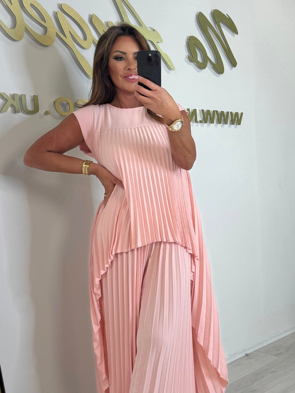 Ensemble plissé deux pièces – Haut asymétrique et pantalon ample tenue décontractée